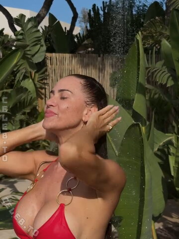 Jessica Paszka nude photo 10