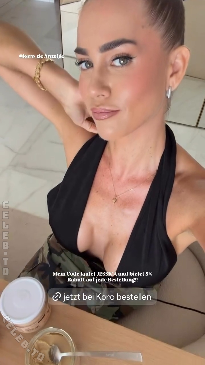Jessica Paszka nude photo 2