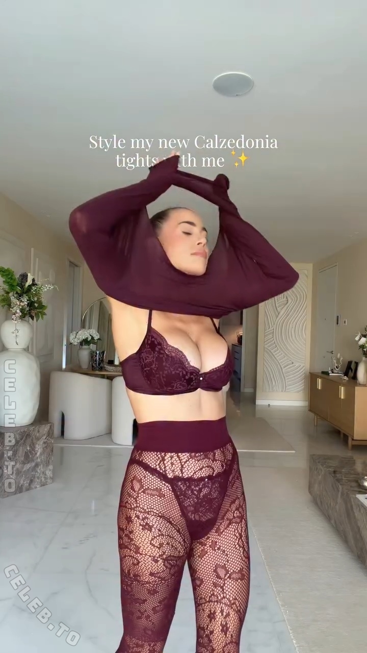 Jessica Paszka nude photo 3