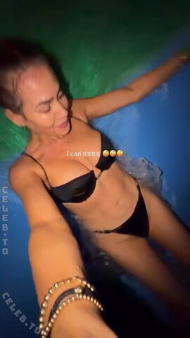 Jessica Paszka – Jessica in the slide #bikini