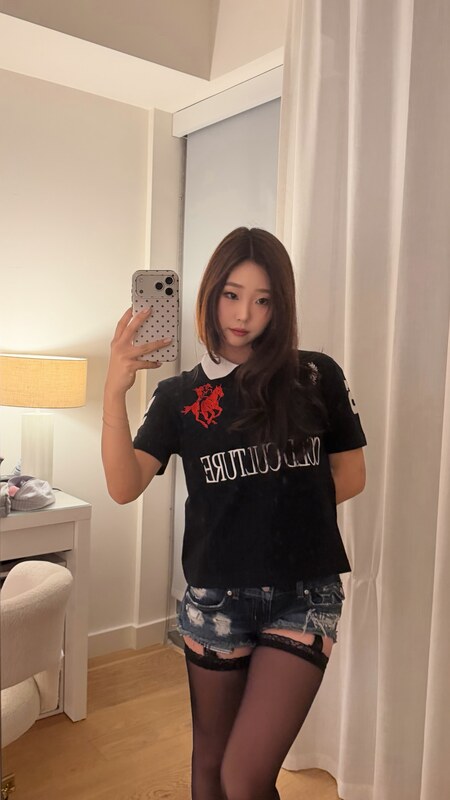Jessica nude photo 2