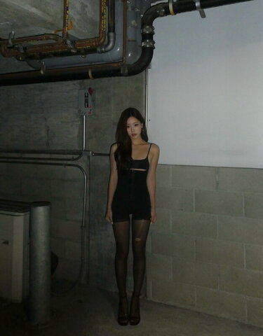 Jessica nude photo 2