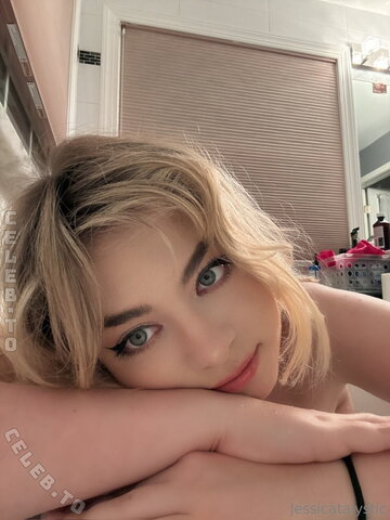 Jessicatalystic – "Do you like how flexible I am?😏"