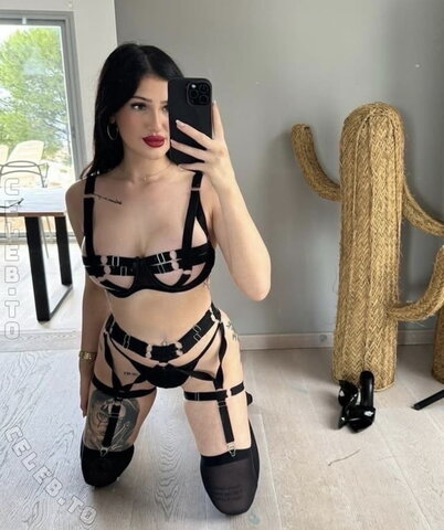 Jessie Naujoks nude photo 10