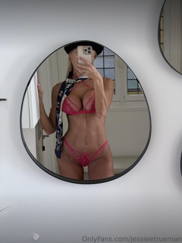 Jessiectrueman nude photo 2