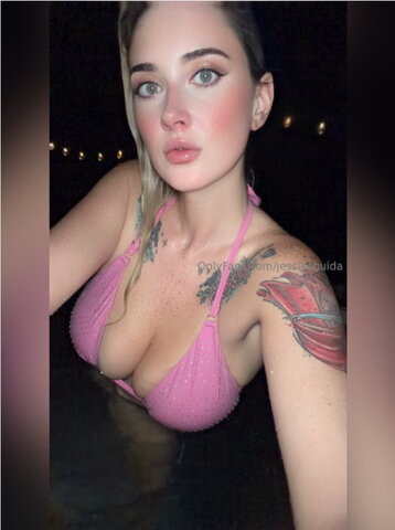 Jessika guida nude photo 1