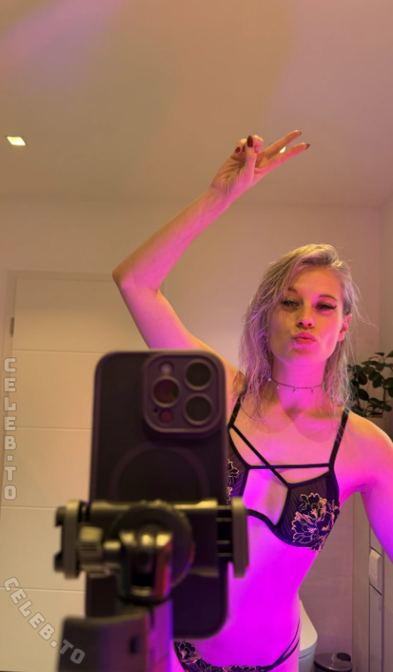 Jessy Ley nude photo 2