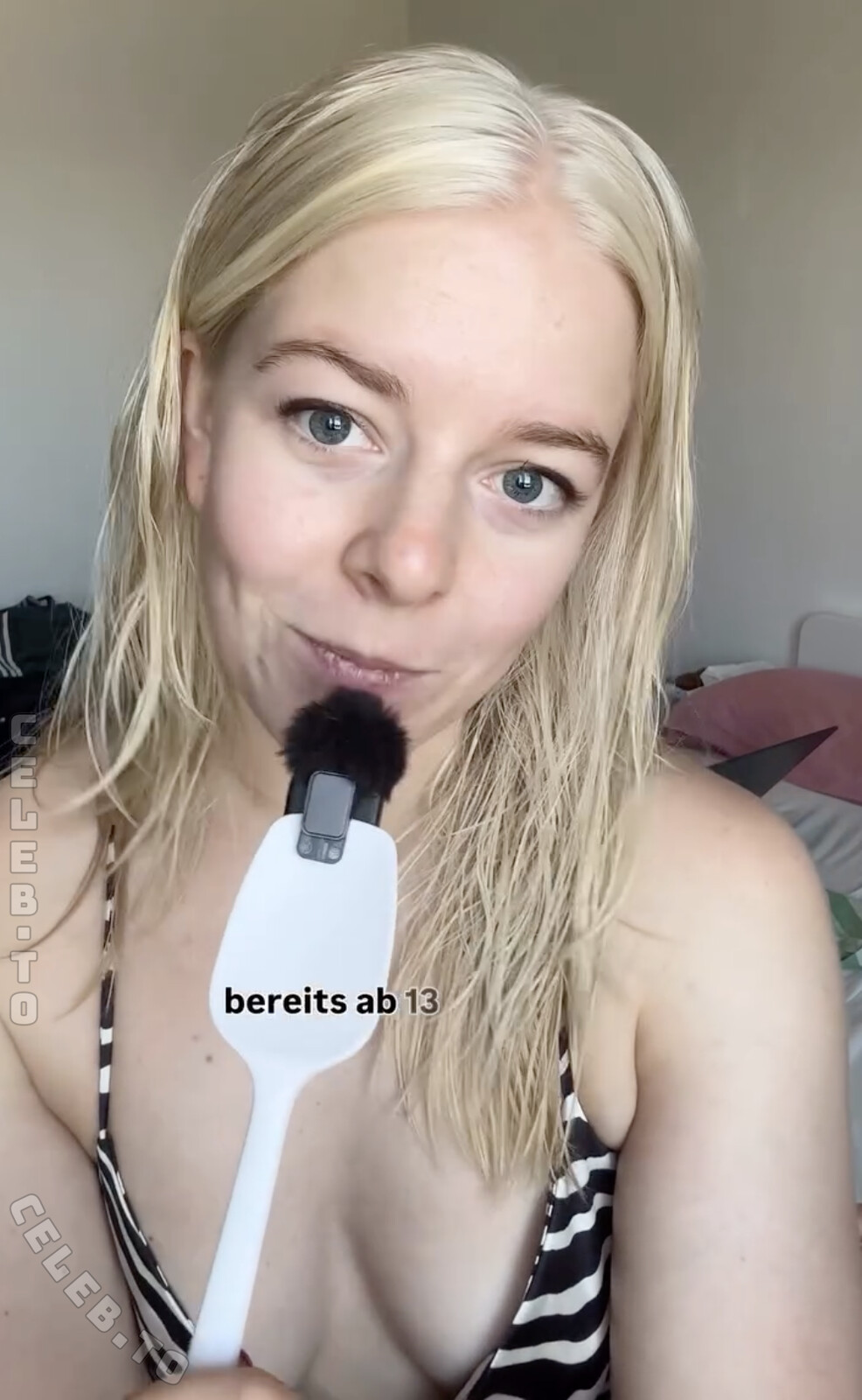 Jette Nietzard nude photo 2