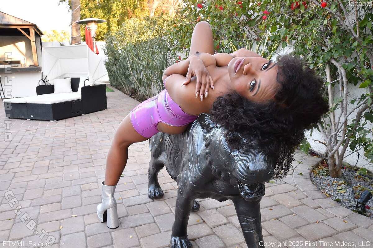 Jezabel Vessir nude photo 14