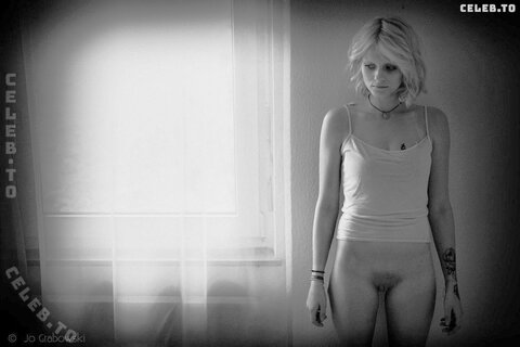 Jezz von Sperling nude photo 22