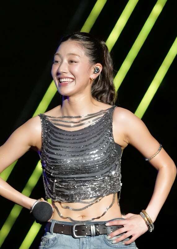Jihyo nude photo 4