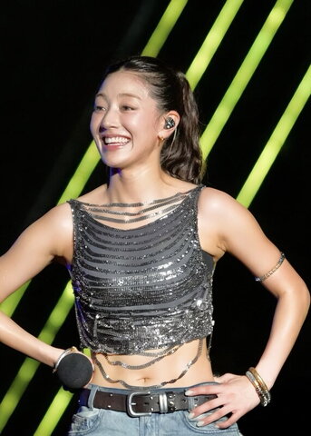 Jihyo nude photo 27