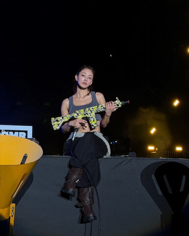 Jihyo nude photo 17