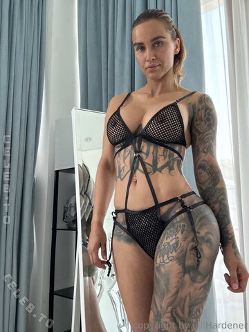 Jill Hardener – The view out here is nice, but what’s waiting in your inbox is guaranteed to get you throbbing. 😘💦🍆