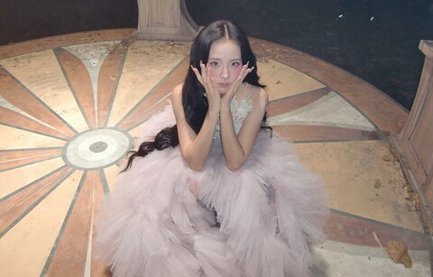 Jisoo New (11 photos)
