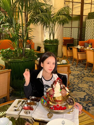 Jisoo nude photo 54