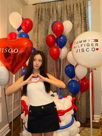 Jisoo nude photo 28