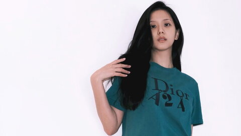 Jisoo nude photo 22