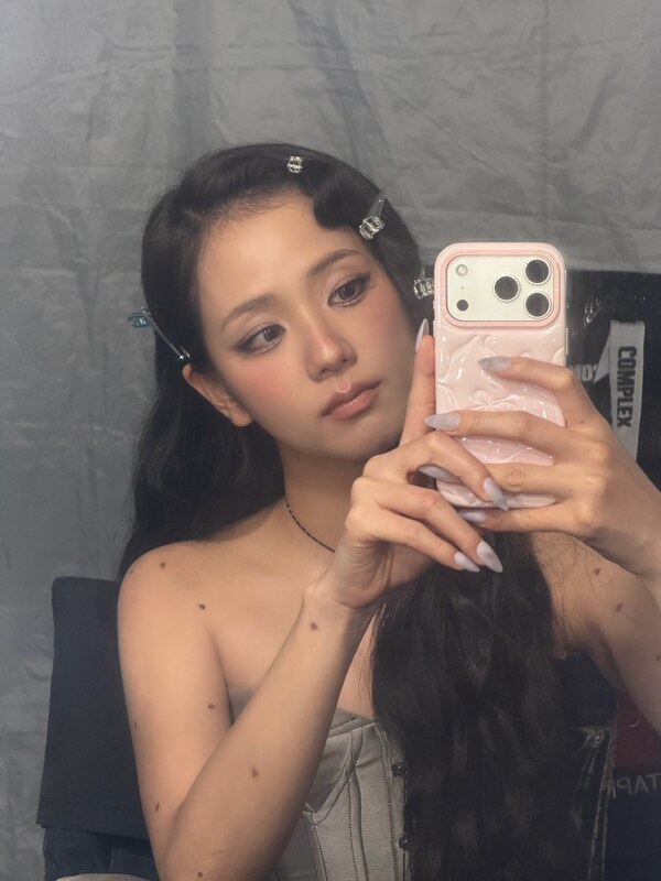 Jisoo nude photo 7