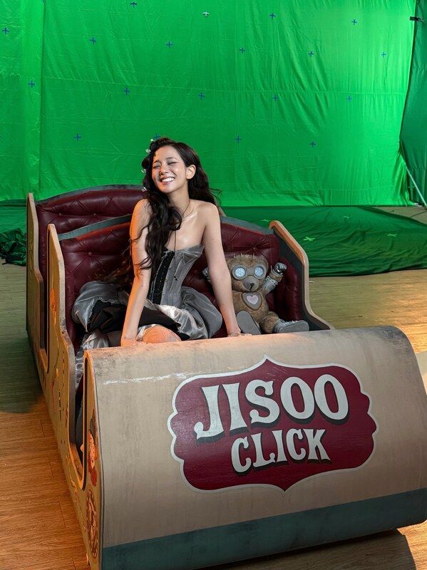 Jisoo nude photo 8