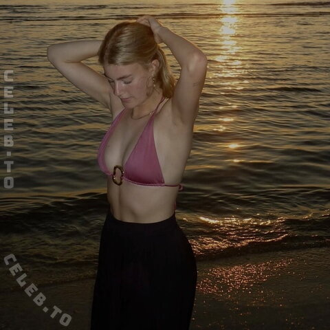 Jitskeschaap nude photo 14