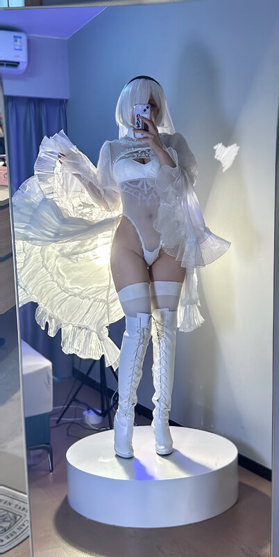 Jiu yan nude photo 4