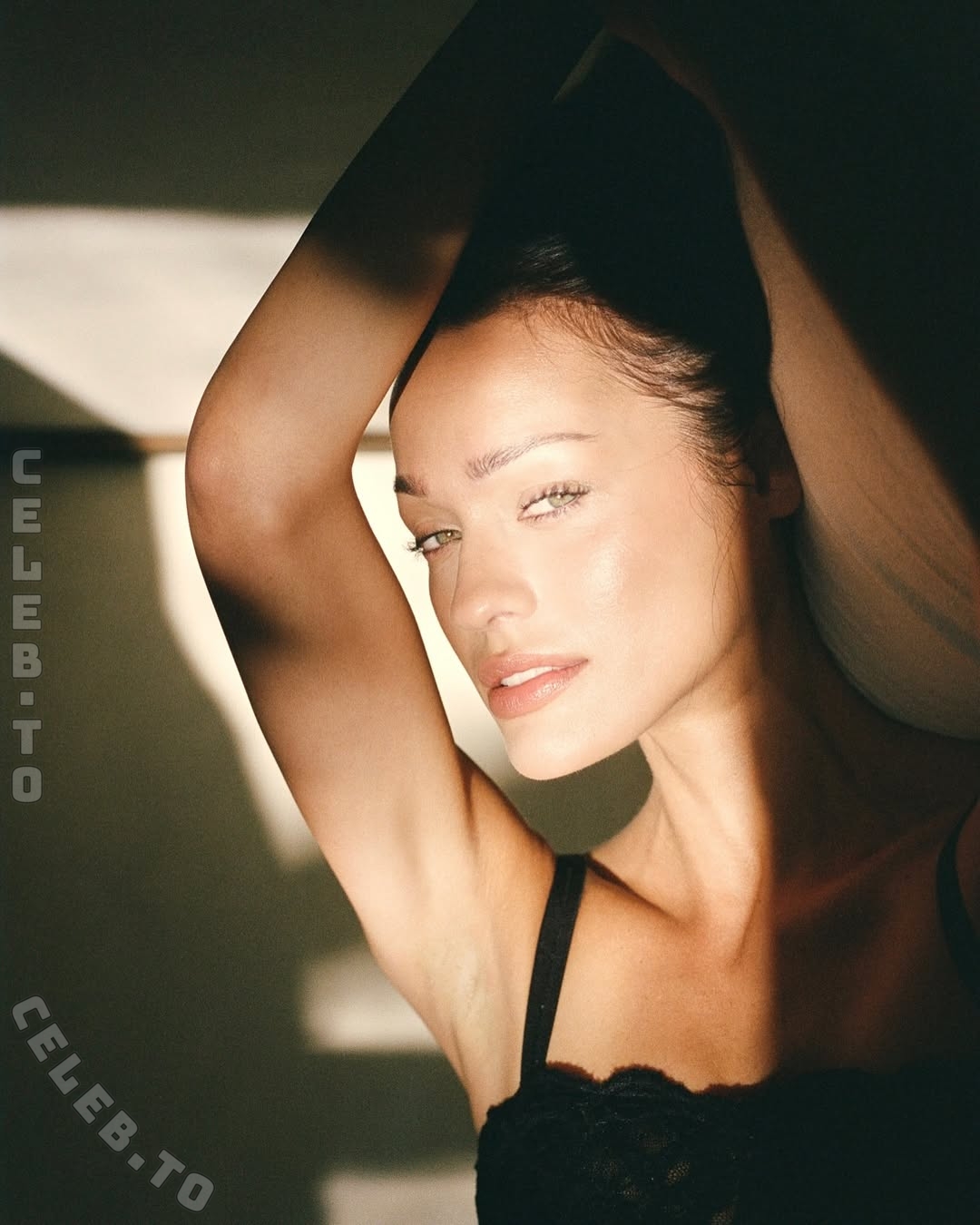 Jüli Mery nude photo 10