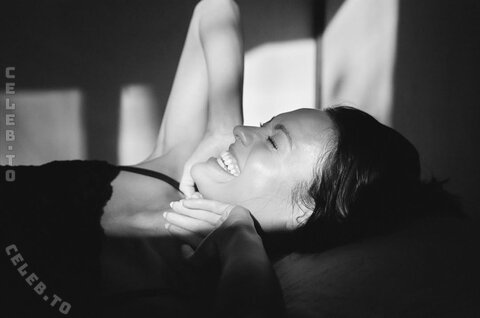Jüli Mery nude photo 5