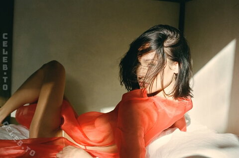 Jüli Mery nude photo 4