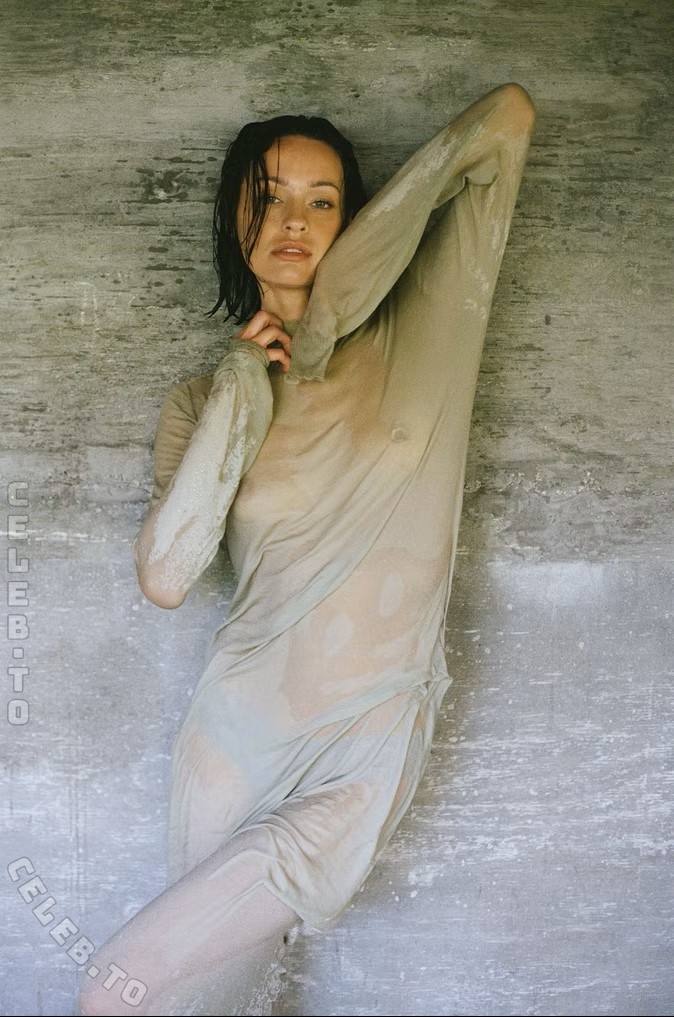 Jüli Mery nude photo 4
