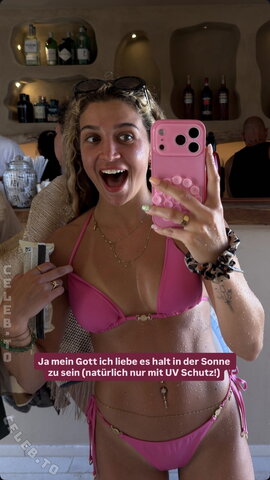 Joana Salamone – From her Instagram story from today