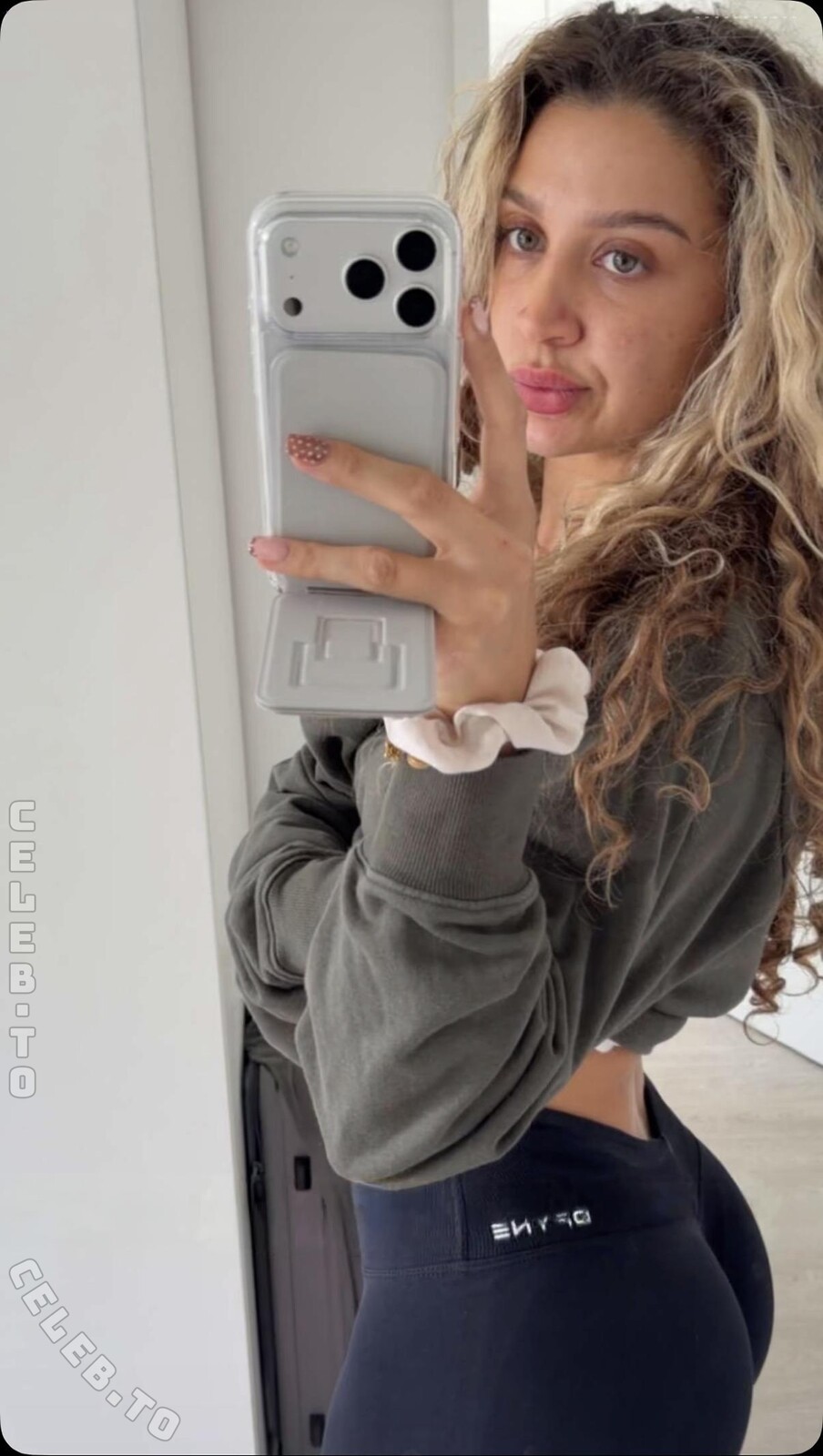 Joana Salamone nude photo 1