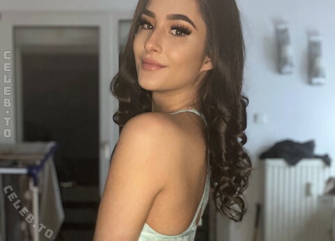 Joanaelaa nude photo 6