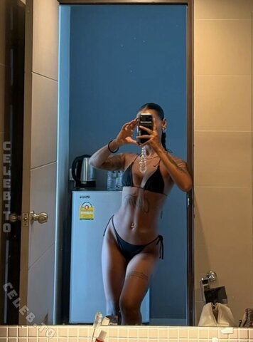 Joanna majolie nude photo 8