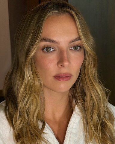 Jodie Comer Hot (5 photos)