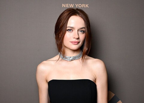 Joey King nude photo 14