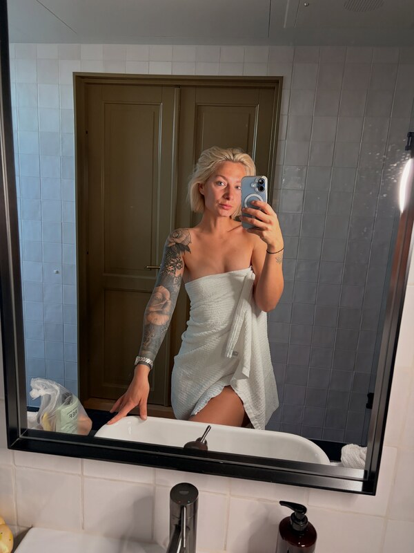 Johanna Juhlin nude photo 1