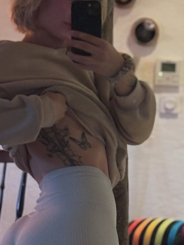 Johanna Juhlin nude photo 2