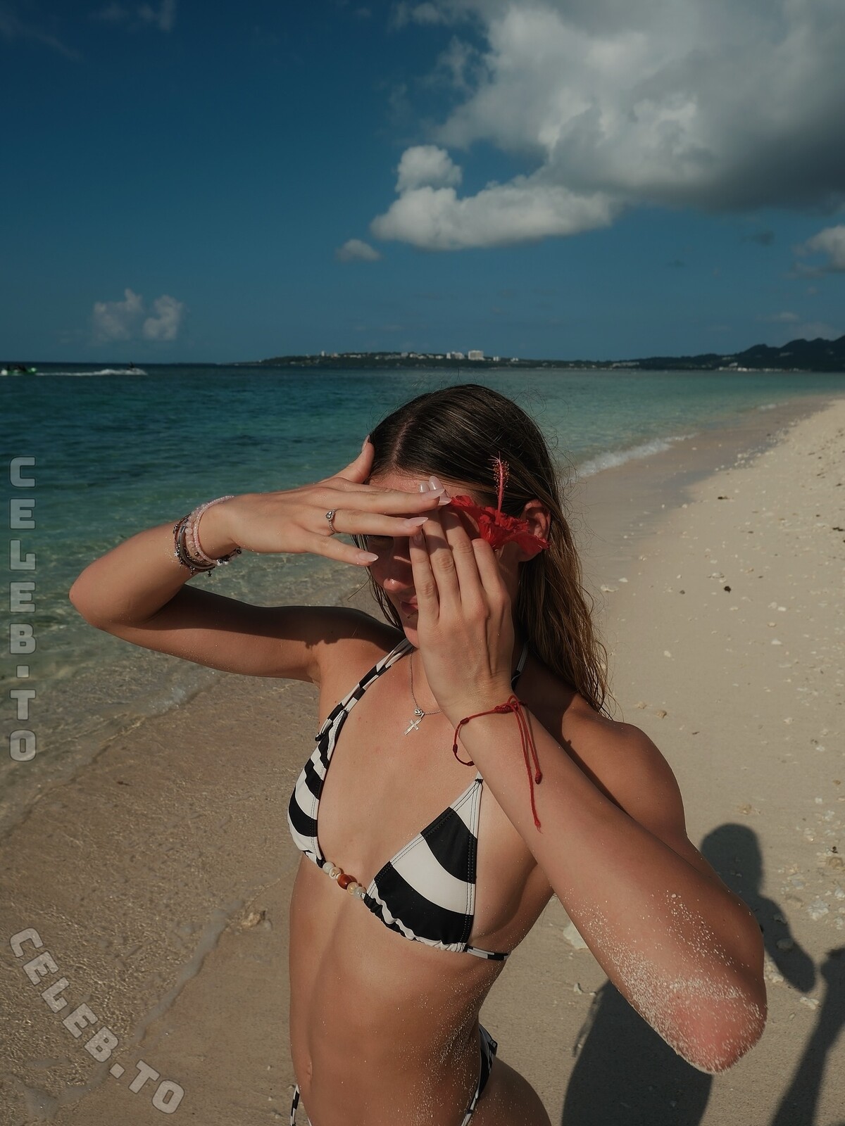 Johanna Martin nude photo 4