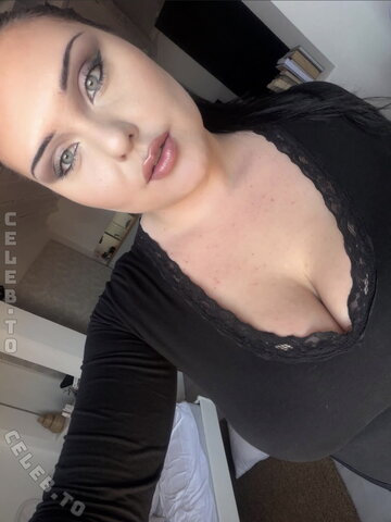 JohannaMuellner nude photo 3