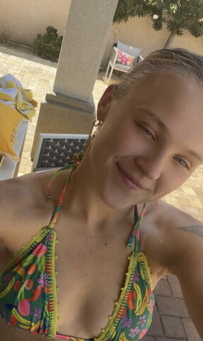 Jojo Siwa Hot (1 photo)