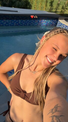 Jojo Siwa nude photo 3