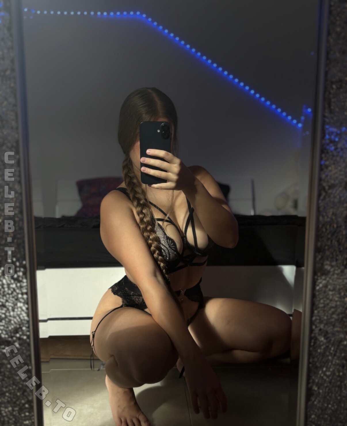 Joleen.19 nude photo 4