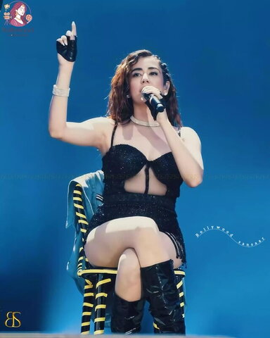 Jonita Gandhi Hot (12 photos)