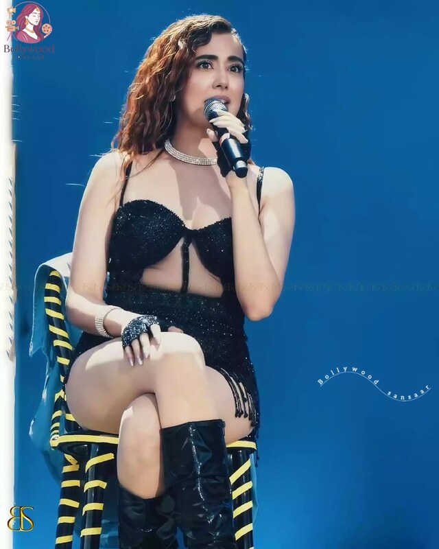 Jonita Gandhi nude photo 2