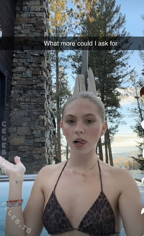 Jordyn Jones nude photo 6