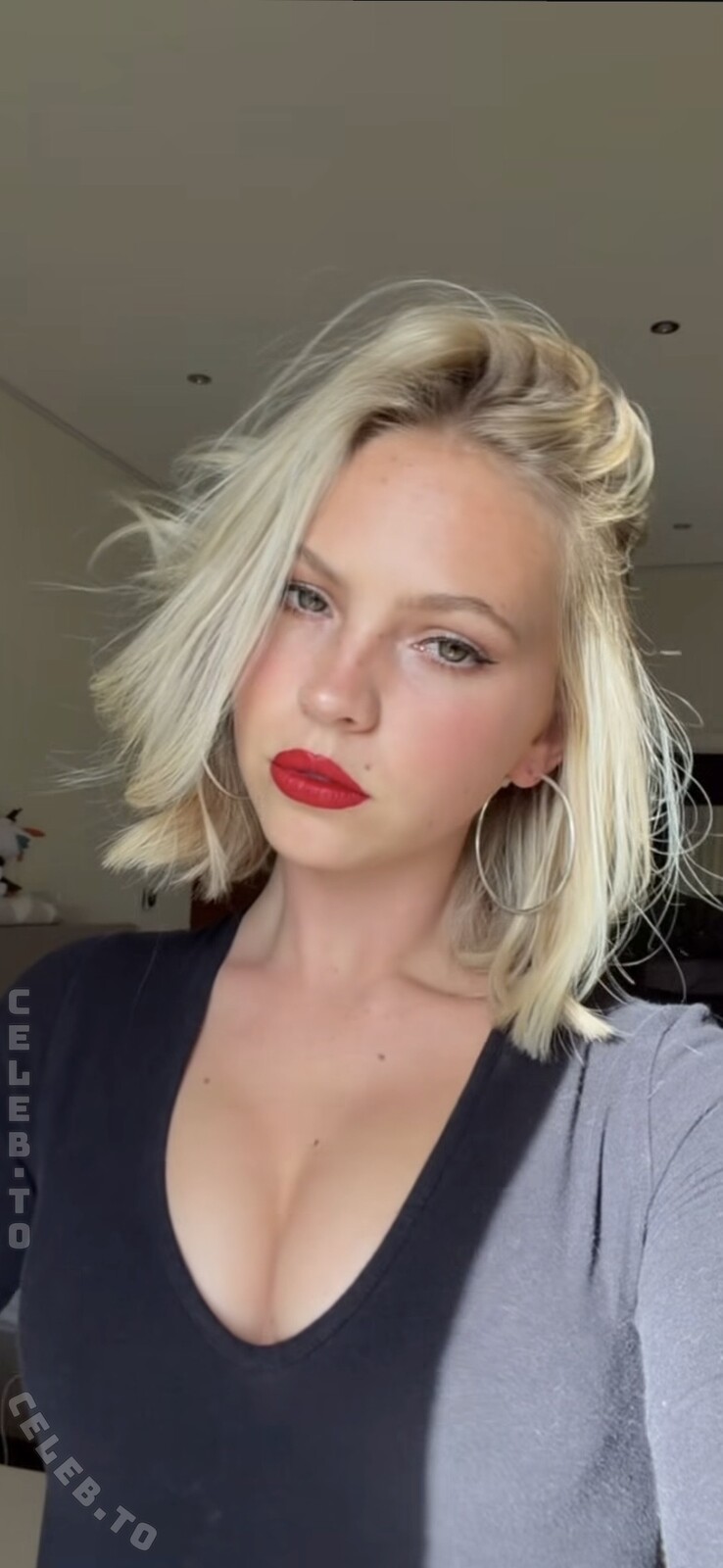 Jordyn Jones nude photo 2
