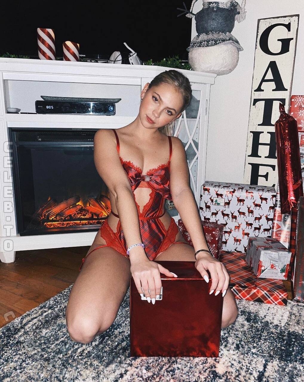 Jordyn Jones nude photo 4