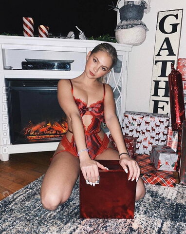 Jordyn Jones nude photo 4