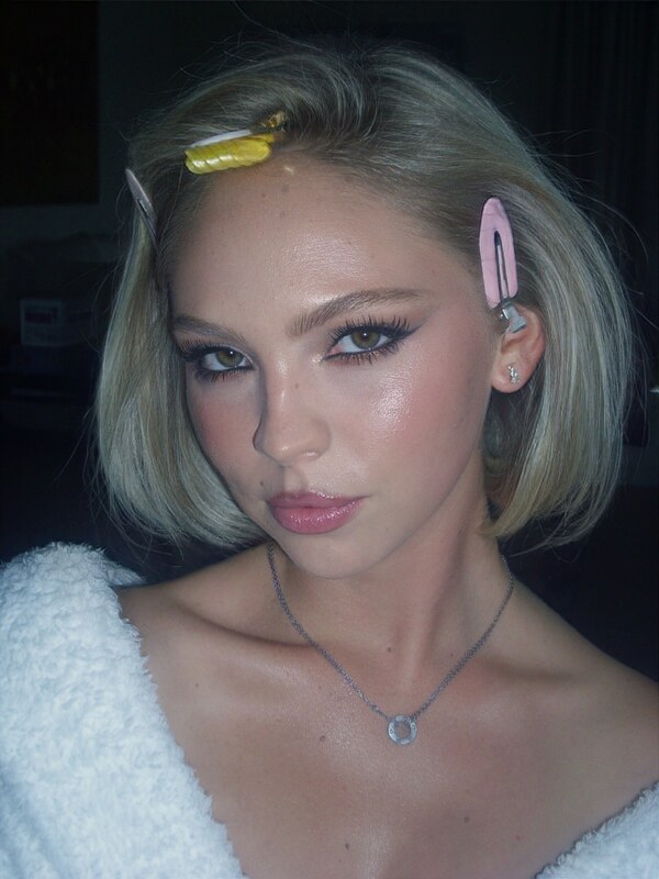 Jordyn Jones nude photo 3